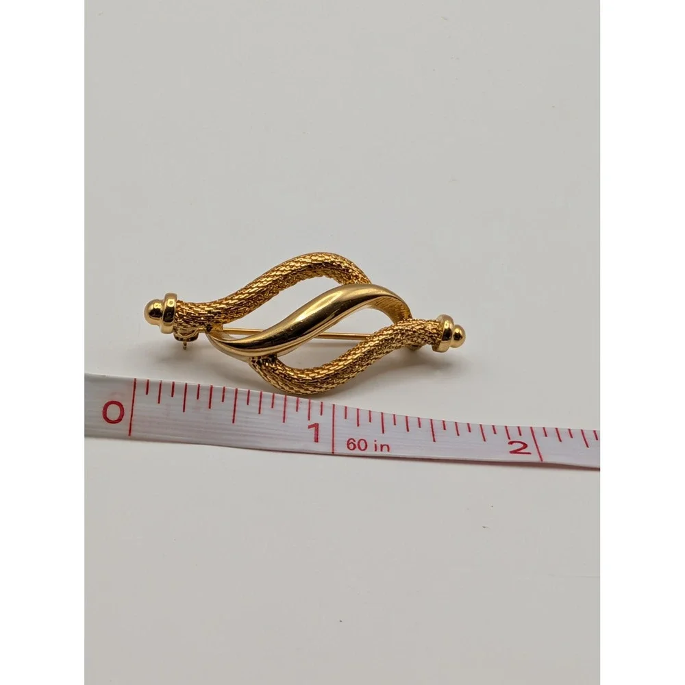 Signed Monet Gold Tone Textured Mesh Swirl Brooch Pin Abstract Modernist Vintage